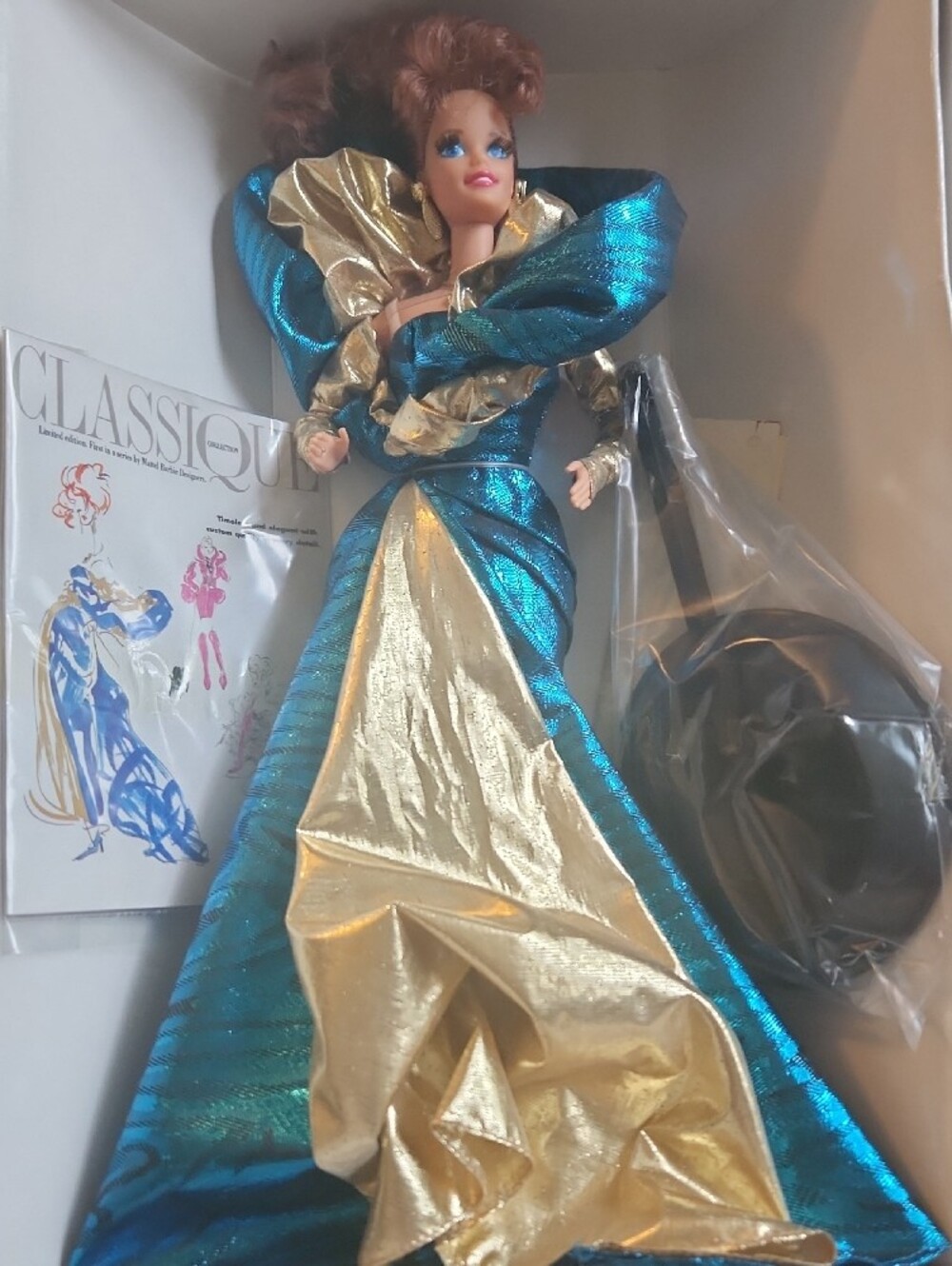 Classique Benefit Of the Ball Barbie - Picture 2 of 4